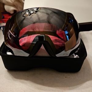 Salomon new in package ski goggles